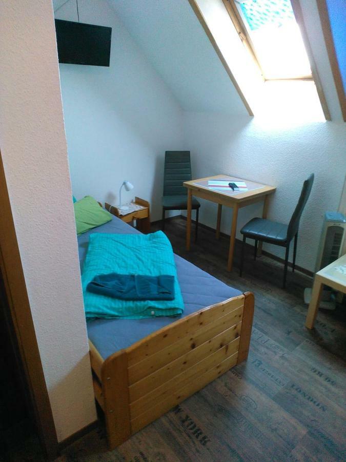 Zimmervermietung Schönfließer Stuben auch für Monteure Eisenhüttenstadt Exterior foto